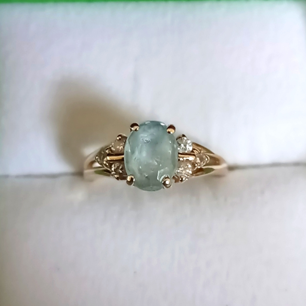 Gorgeous 14k Solid Gold Estate Ring With 6 Diamond